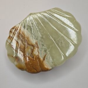 Onyx Shell-Shaped jewellery Box